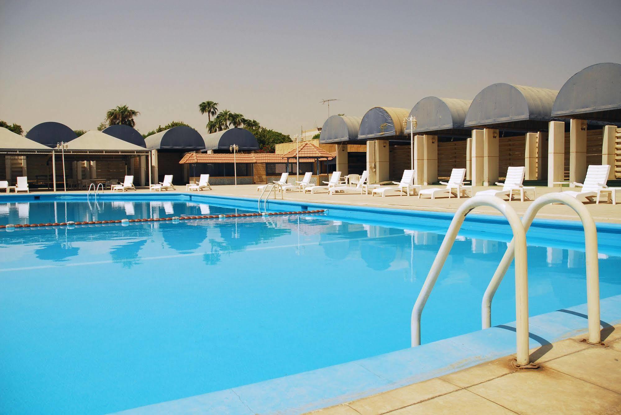 Dhahran International 호텔 외부 사진